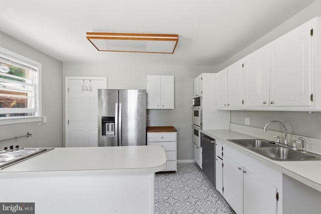 3141 CLAYBORNE AVE, Alexandria, VA 22306