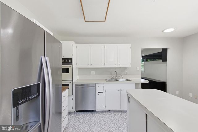 3141 CLAYBORNE AVE, Alexandria, VA 22306
