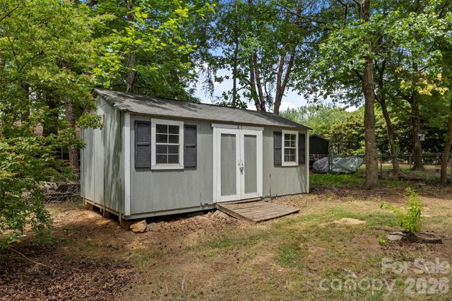 7795 Old Post Road, Denver, NC 28037