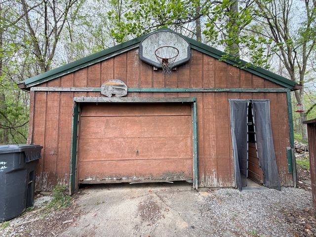 318 Mill Springs, Fillmore, IN 46128