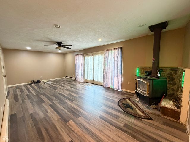 318 Mill Springs, Fillmore, IN 46128
