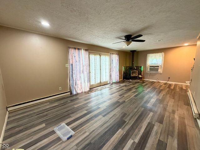 318 Mill Springs, Fillmore, IN 46128