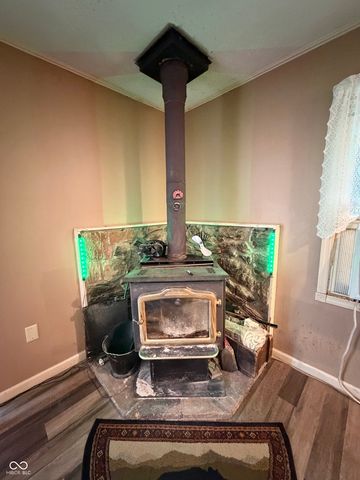 318 Mill Springs, Fillmore, IN 46128