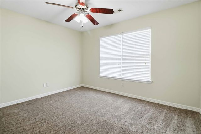 4389 E Holiday Drive, Fayetteville, AR 72701