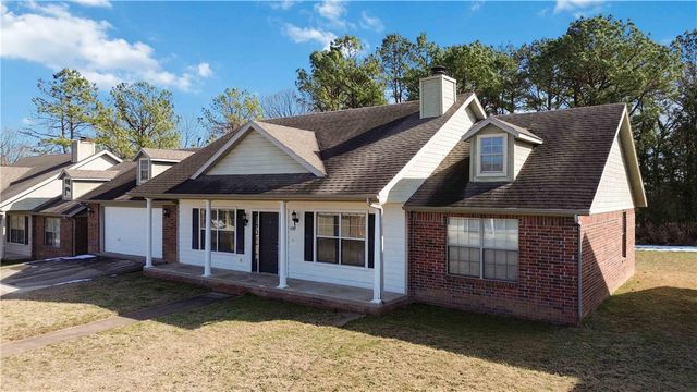4389 E Holiday Drive, Fayetteville, AR 72701