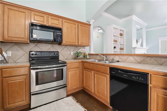 4389 E Holiday Drive, Fayetteville, AR 72701