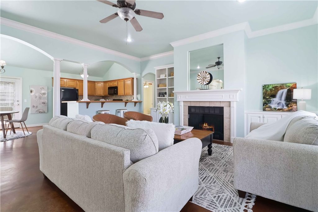 4389 E Holiday Drive, Fayetteville, AR 72701