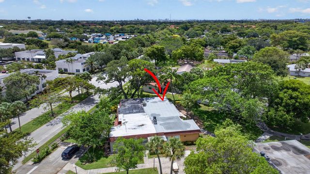 2002 SW Natura Boulevard B, Deerfield Beach, FL 33441