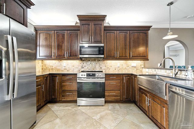 4321 Jelinek Dr, Milton, FL 32583