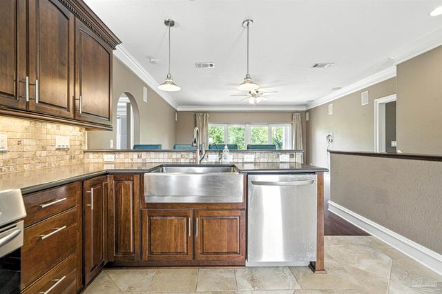 4321 Jelinek Dr, Milton, FL 32583