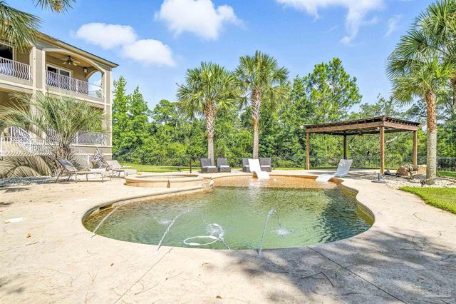 4321 Jelinek Dr, Milton, FL 32583