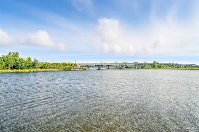 4321 Jelinek Dr, Milton, FL 32583