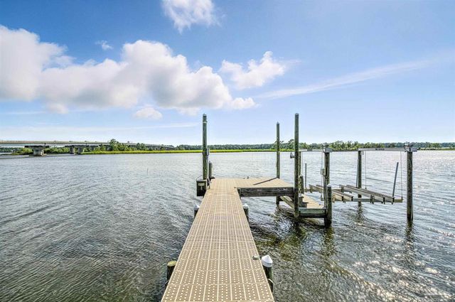 4321 Jelinek Dr, Milton, FL 32583