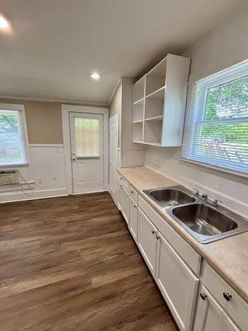 1403 14th Street 1, Huntsville, TX 77340