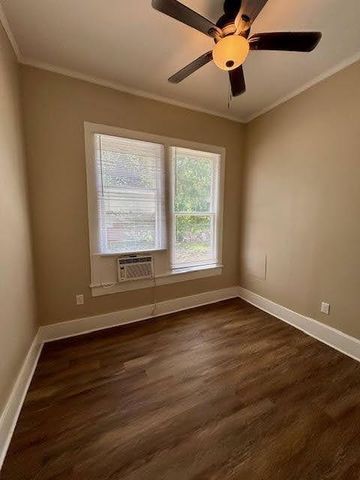 1403 14th Street 1, Huntsville, TX 77340