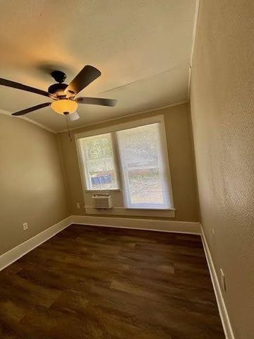1403 14th Street 1, Huntsville, TX 77340