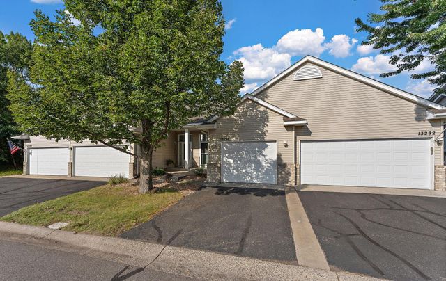 13228 Vintage Street NW, Coon Rapids, MN 55448