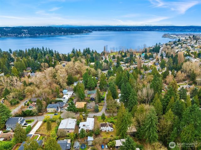9229 45th Avenue NE, Seattle, WA 98115