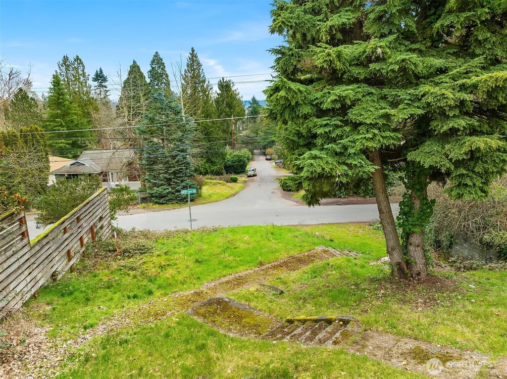 9229 45th Avenue NE, Seattle, WA 98115