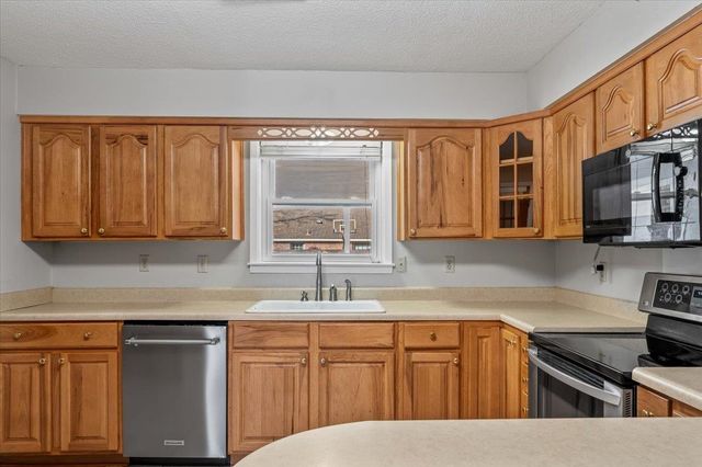 7504 APPLE VALLEY RD, Germantown, TN 38138