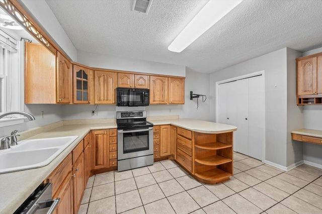 7504 APPLE VALLEY RD, Germantown, TN 38138