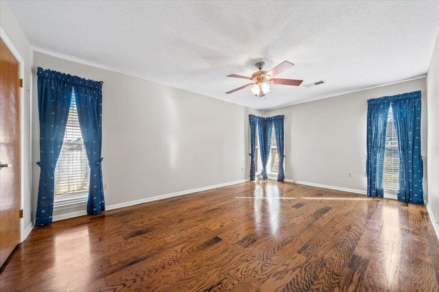 7504 APPLE VALLEY RD, Germantown, TN 38138