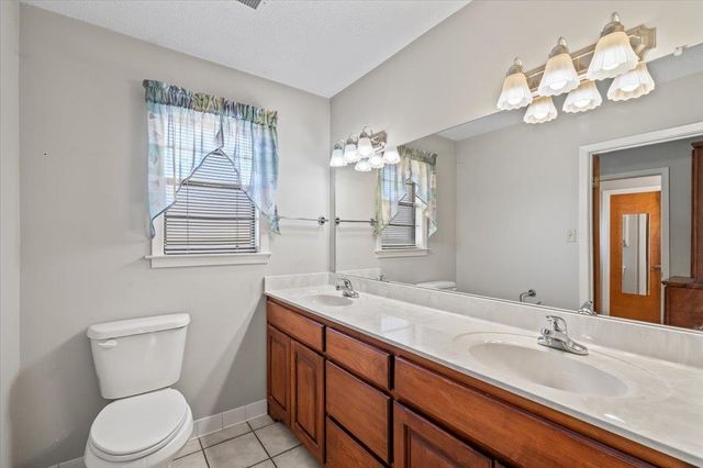 7504 APPLE VALLEY RD, Germantown, TN 38138