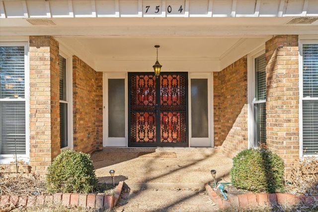 7504 APPLE VALLEY RD, Germantown, TN 38138