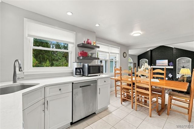38 Shady Grove Drive, Amherst, NY 14051