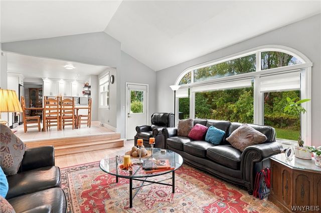 38 Shady Grove Drive, Amherst, NY 14051