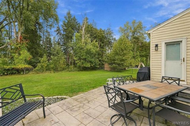 38 Shady Grove Drive, Amherst, NY 14051