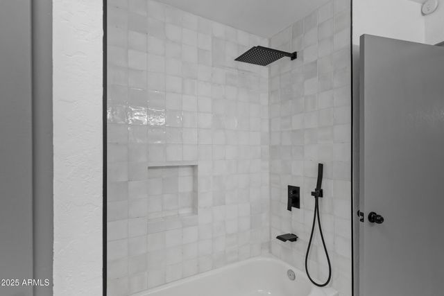 1302 W Golden Lane, Phoenix, AZ 85021