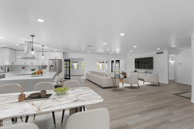 1302 W Golden Lane, Phoenix, AZ 85021