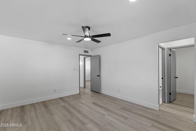 1302 W Golden Lane, Phoenix, AZ 85021