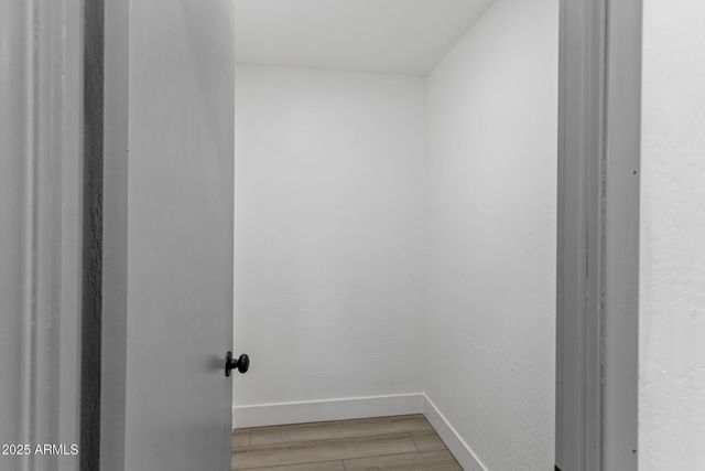 1302 W Golden Lane, Phoenix, AZ 85021