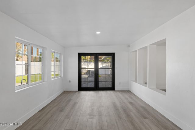 1302 W Golden Lane, Phoenix, AZ 85021