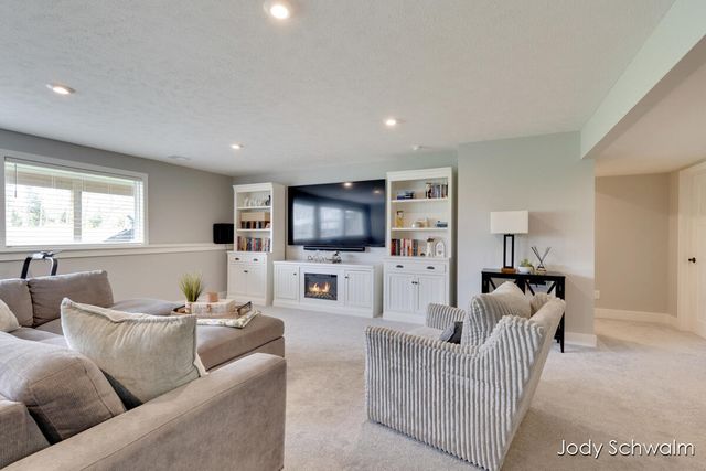 2117 Flowering Drive, Hudsonville, MI 49426