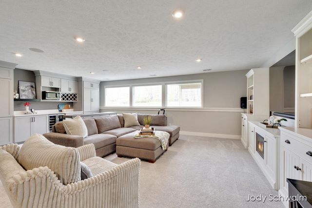 2117 Flowering Drive, Hudsonville, MI 49426
