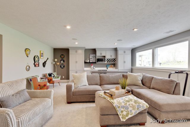 2117 Flowering Drive, Hudsonville, MI 49426
