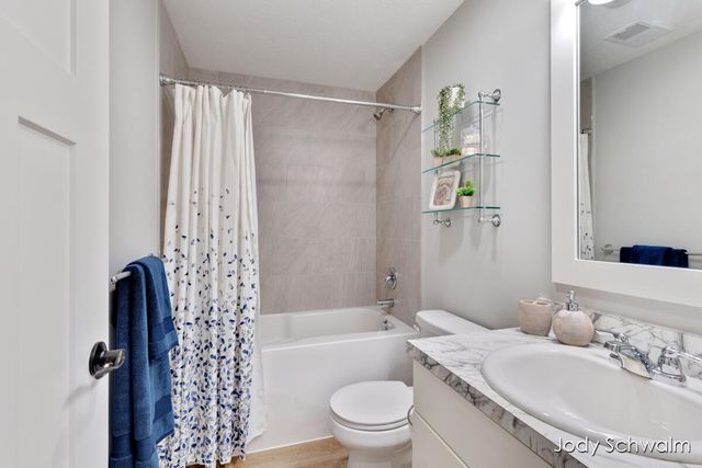2117 Flowering Drive, Hudsonville, MI 49426
