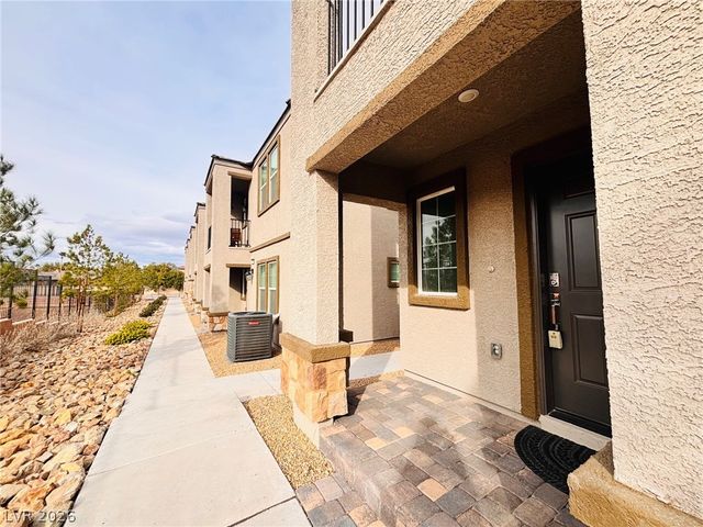 5629 Steampunk Street, Las Vegas, NV 89118