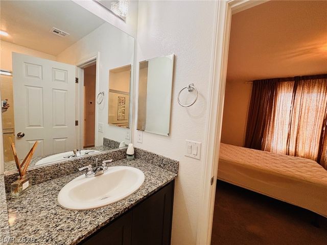 5629 Steampunk Street, Las Vegas, NV 89118