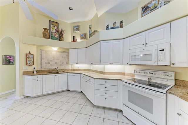 3883 ALAMANDA DRIVE, Sarasota, FL 34238