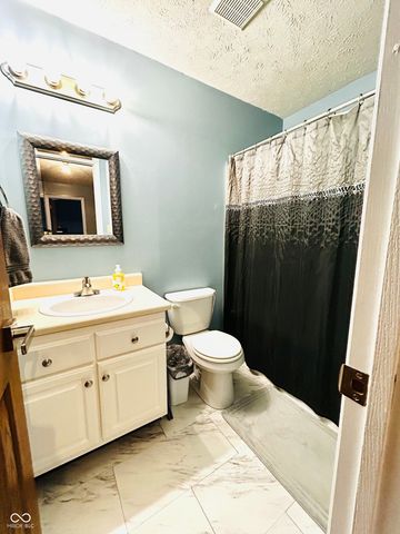 1005 Canary Creek Court, Franklin, IN 46131