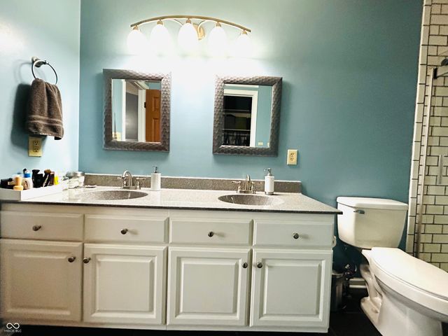 1005 Canary Creek Court, Franklin, IN 46131