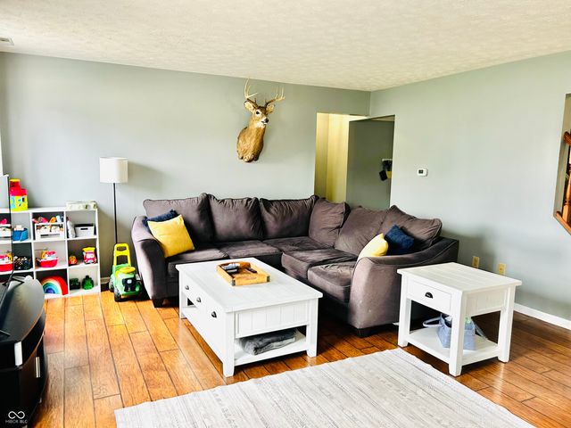 1005 Canary Creek Court, Franklin, IN 46131