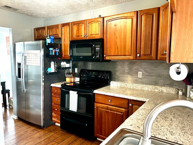 1005 Canary Creek Court, Franklin, IN 46131