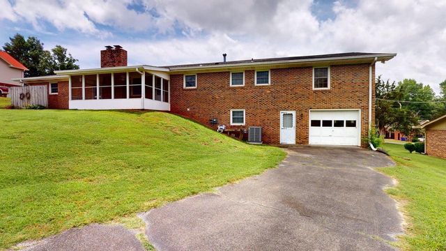 3955 Bow Street NE, Cleveland, TN 37312