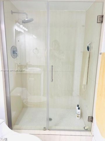 3675 N Country Club Dr 708, Aventura, FL 33180