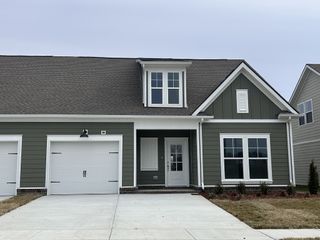 5136 Pace Park Cir, Columbia, TN 38401